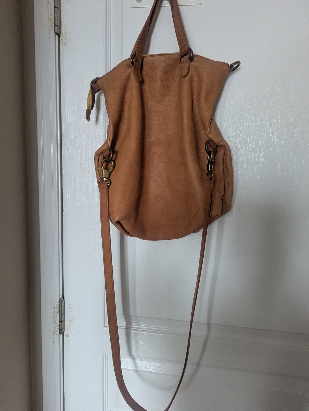Women's Tan Leather Bucket Bag - Classic Everyday Tote
